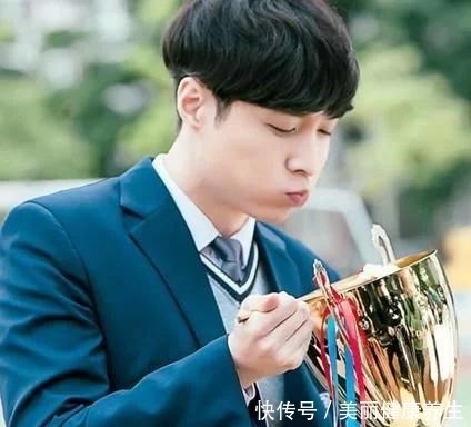 王源|没有听王源的劝,我也用火锅底料煮了一锅泡面,结果让我不知所措