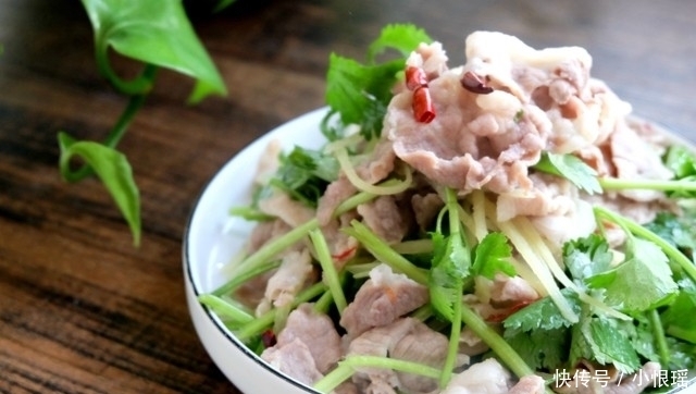羊肉片|新学了个羊肉的做法,简单易做,鲜嫩美味,全家都说好!