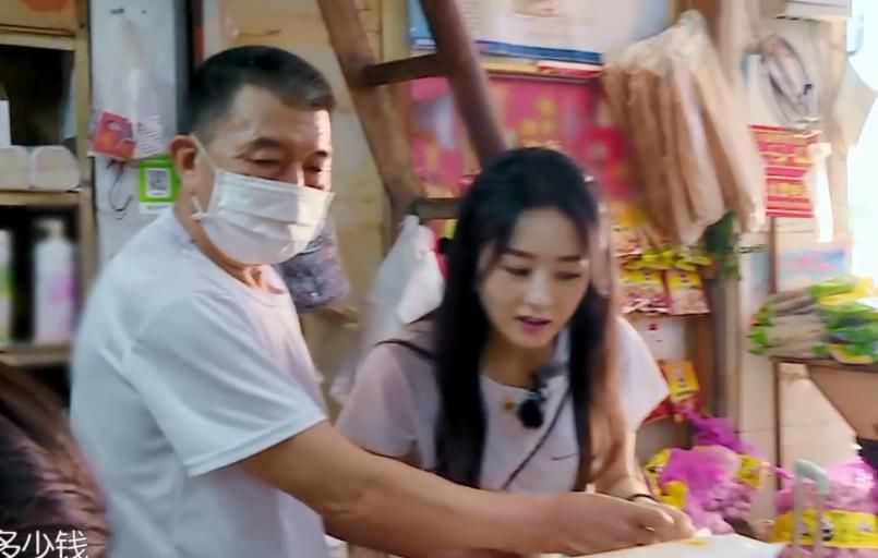  播出|演员的“照妖镜”，《中餐厅》仅播出两期，赵丽颖塑造的形象崩了