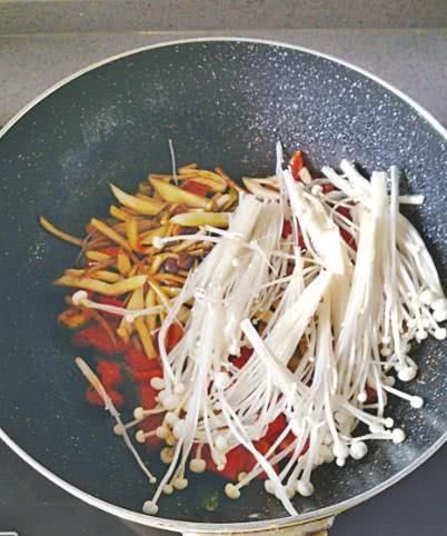  筋道|莜面鱼鱼这样做，汤鲜味美，筋道醇香，看着就让人流口水