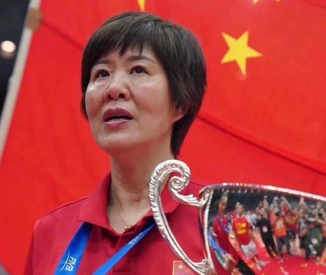  李盈莹|弹跳不高是李盈莹与朱婷、张常宁的最大差距！希望李盈莹能提高啊