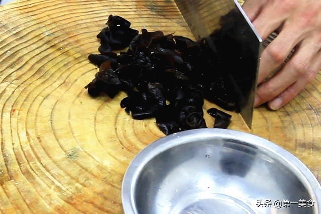  润燥|这3样素菜一起炒，夏天少不了！2块一大盘，清淡营养、消暑还润燥