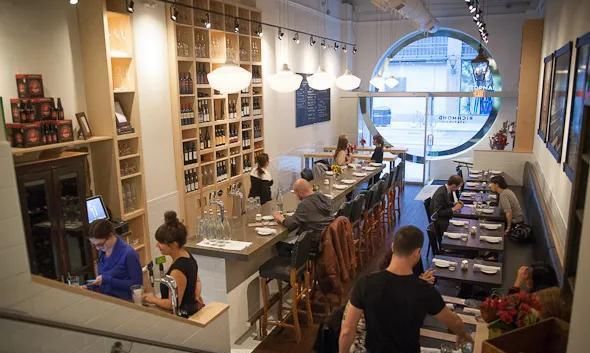 加收|太狠了!多伦多餐厅取消小费!结果账单直接加收18%!