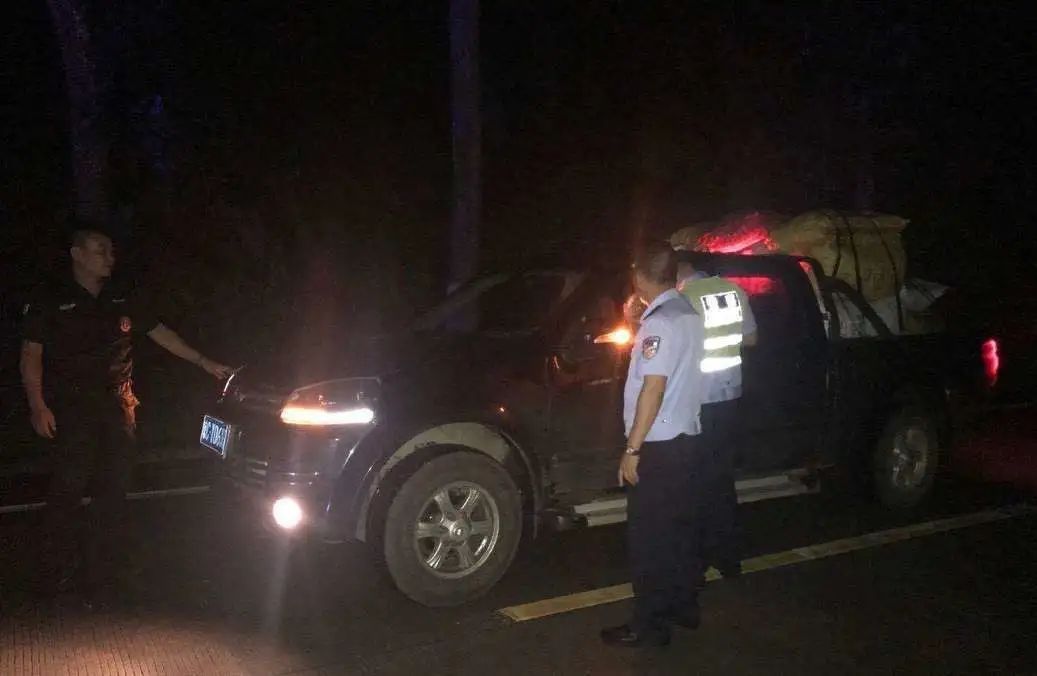 丰镇边肚|万宁警方悬赏5万元抓捕的嫌疑人落网！现场视频曝光
