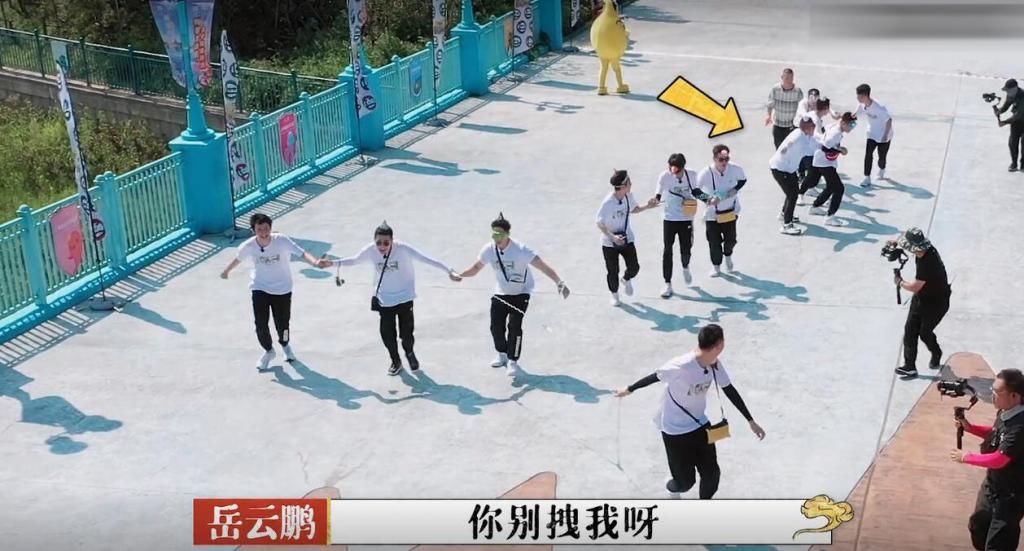  相声|《德云斗笑社》点击量持续下滑，从首期1.7亿次，到如今已近腰斩