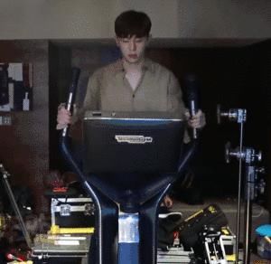  健身|「健身」邓伦这身材？不是电影特效吗？