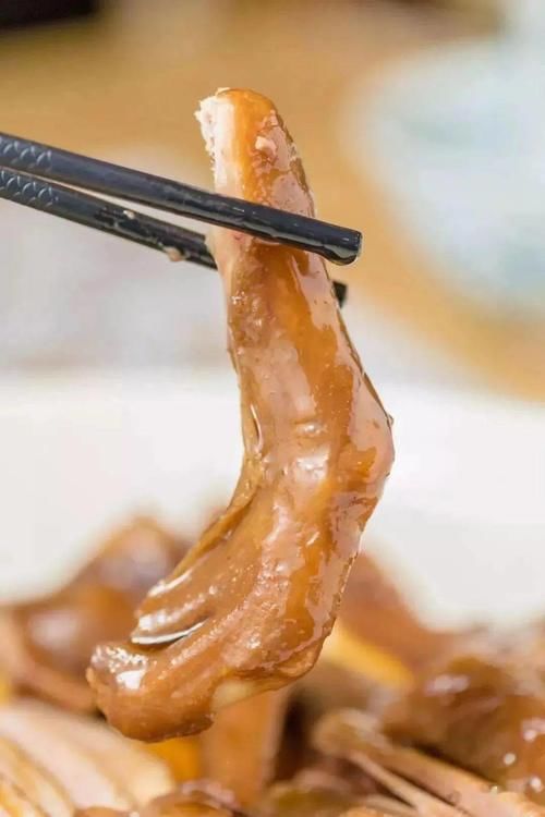 崇州|崇州味道,万春老卤的鸭头,一口咬下去