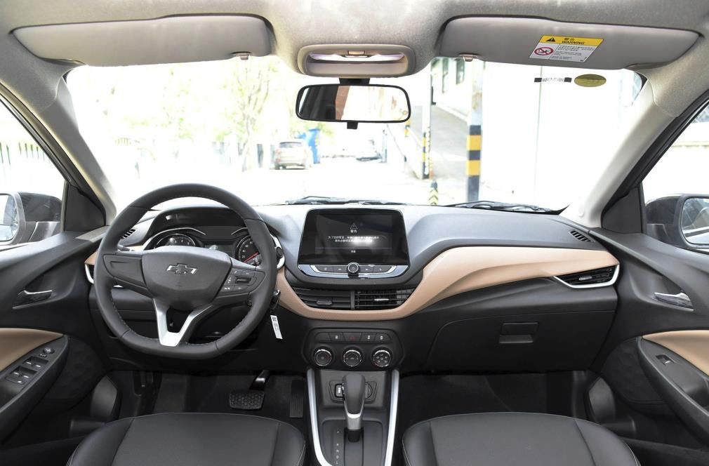  雪佛兰|都是8万，艾瑞泽5和雪佛兰科沃兹如何选？对比后能否看出差别？