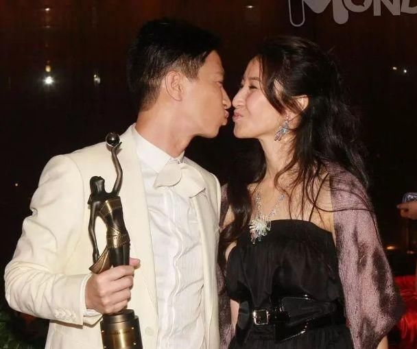  张家辉|25岁时恋上28岁女友，婚后16年很旺夫，52岁的他越来越红