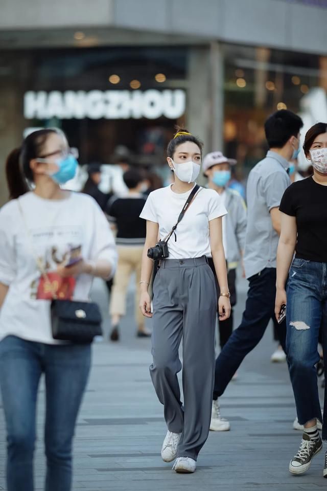  搭配|又是一年毕业季，所有的前程似锦就化作记忆中的白衬衣与白T恤