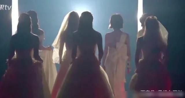  讽刺|《浪姐》投票通道开启结果太讽刺，孟佳人气飙升第一，节目组被狠打脸！