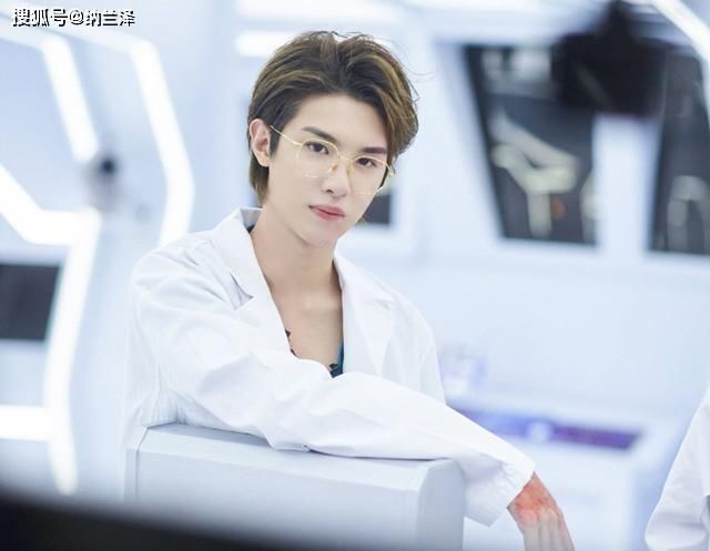  预告|《密逃》预告：黄明昊被绑架，邓伦、杨幂遭偷拍，何炅神秘来电！