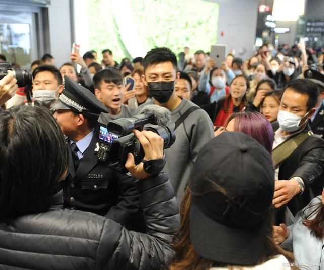  拒演|黄景瑜耍大牌?拒演男二，跻身资源咖，接手几亿大制作