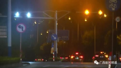  一伙人|深夜，一伙人骑“共享单车”碰瓷网约车后便持刀抢劫......有司机因此受伤