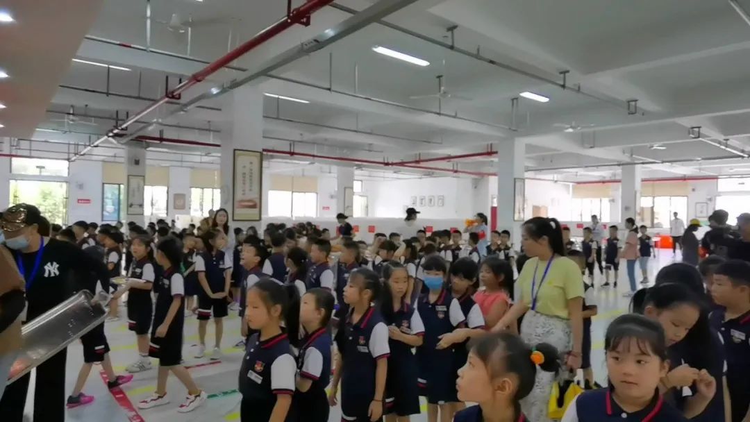 开学|“班主任同餐”“食堂光盘换水果”…永嘉开学第一餐，“光盘侠”来了！