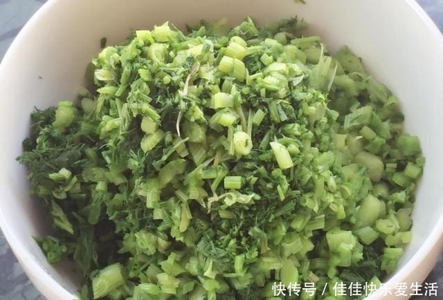  饺子|妈妈调饺子馅有秘诀，每次必放这3样东西，饺子鲜香又好吃