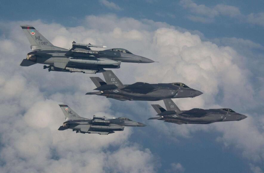  高空|伊朗精锐突然越境，以色列战机果断出击，高空发射高爆弹