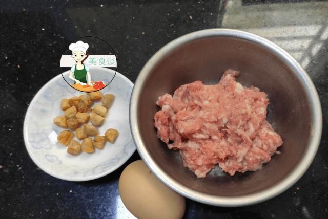  肉菜|秋天要多吃蒸菜，这菜蒸一蒸，10分钟上桌，鲜美极了，简单又营养