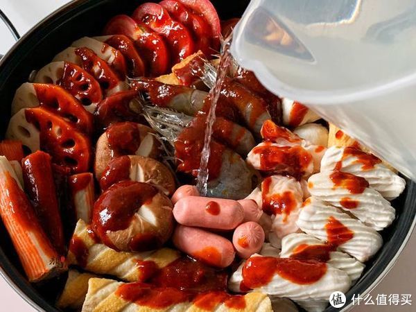  鲜虾|68元自制火锅，17种食材煮一锅，芝士鲜虾加泡面，太过瘾了