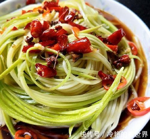  难怪|凉拌西葫，很多人第一步就做错了，难怪不好吃，大厨：这样做才对