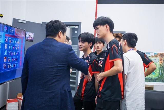 赛季|MVP榜前三DYG三人入选，三大软肋均已攻破，想不夺冠都难