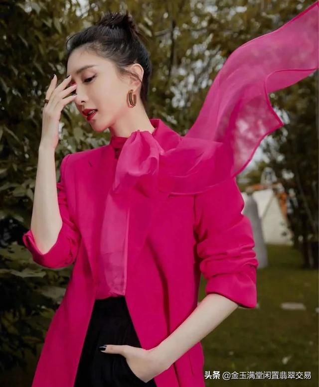  首饰|江疏影月薪1w5交不起房租，但几万的爱马仕项链却不离身