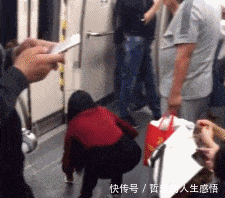 不适|搞笑GIF:你还是别做鬼脸了,看得我浑身不适