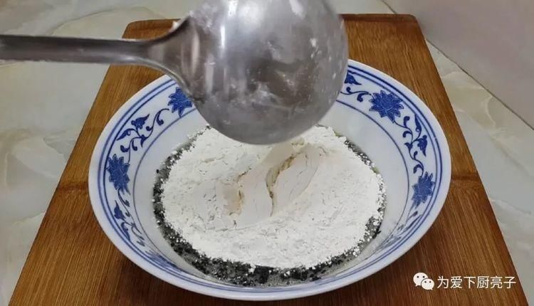  简单|油条这做法才简单，切一切炸一炸，个个焦脆又香甜，学会能开店了