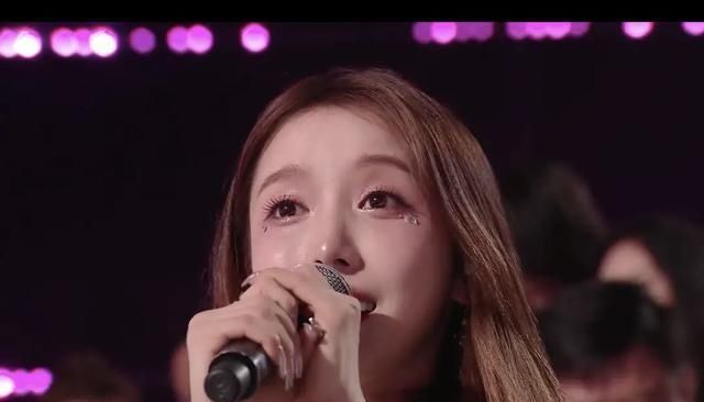  总决赛|创造营总决赛，因伤退赛姜贞羽却成为了全场焦点，令人心疼