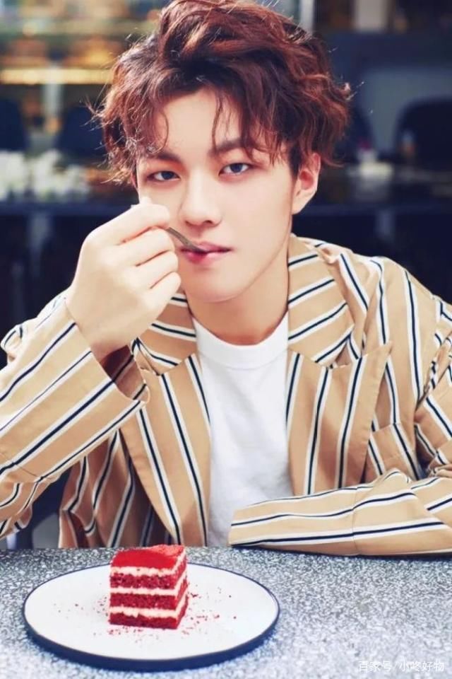  歌手|95后全开麦现场特别稳的歌手：王源蔡徐坤上榜，华晨宇竟力挺他