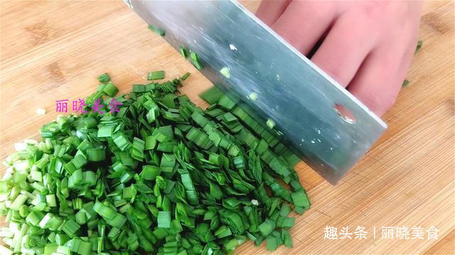 韭菜碎|蒸包子,牢记不要直接上锅蒸,诀窍告诉你,包子松软好吃,不塌陷