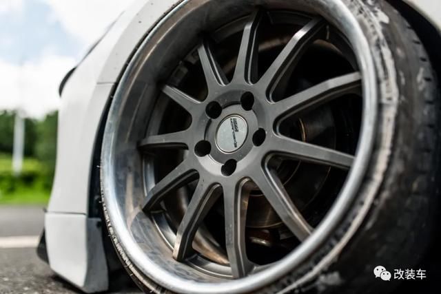 尽显|次世代马自达3，第二代魂动低趴尽显完美姿态