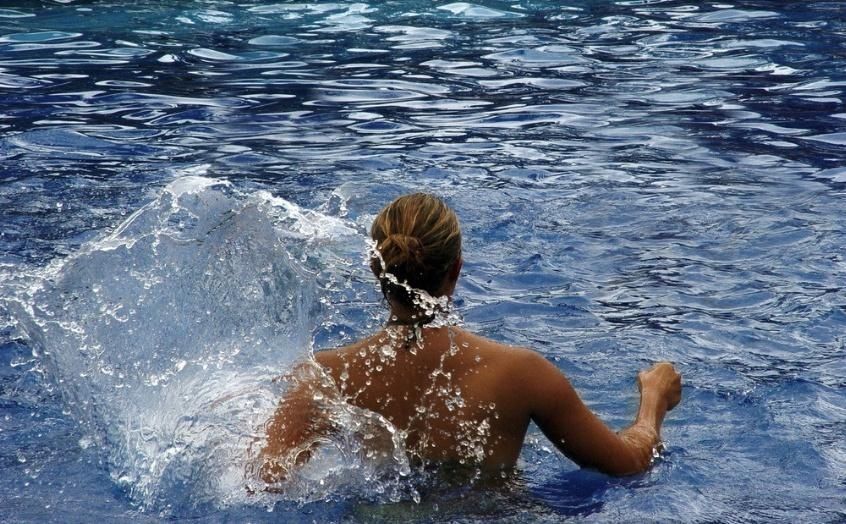 体会|还在做游泳的旁观者？不亲身体验一下，怎能体会到游泳的好处？