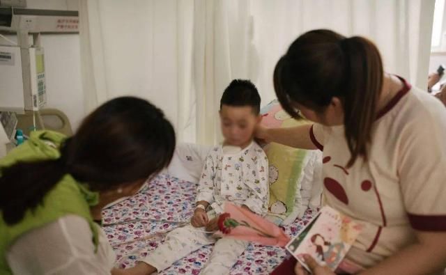  医务社工|重症儿童救助：钱之外，还缺什么？