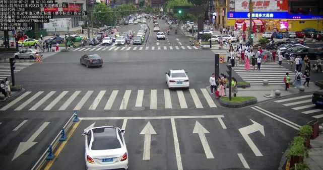 栖霞路北|都“跑”不脱！车辆违法，行人闯红灯……今天全曝光——