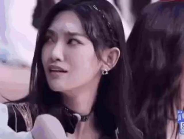 进组|《青春2》虞书欣还没上台,镜头比导师还多?被网友吐槽带资进组