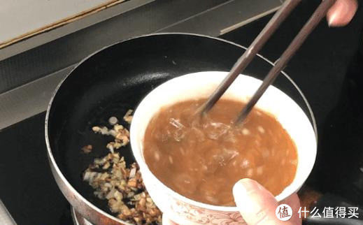  盘底|豆腐不炖白菜了，加个鸡蛋比肉香，好吃的盘底都光了