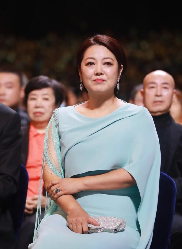 白皙|金鹰奖女星高清同框照:赵丽颖白皙完胜谭松韵,宋茜状态不如陶虹