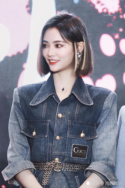  路透|THE9团综发布会路透照曝光，喻言小蛮腰超抢眼，许佳琪成最强门面担当