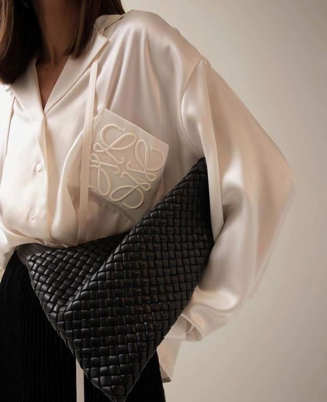 单品|如何将衬衫穿得更好看？5个小妙招提升品质，让平凡单品不普通