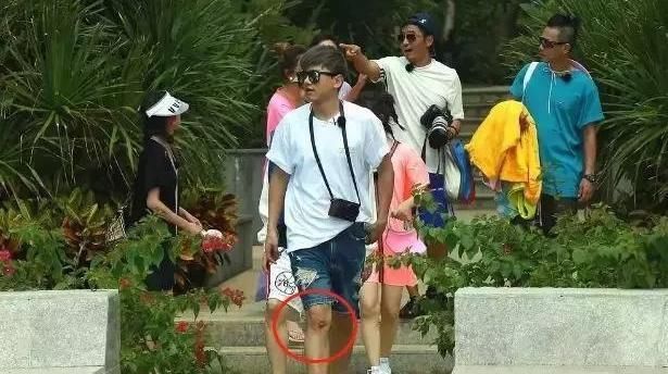  掩盖|张杰不在打不开电视，谢娜被宠成废物的背后，是恩爱还是掩盖？