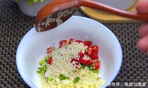 吃光|可口的凉拌三丝来了,不同的做法却更加清爽,一上桌就被吃光啦