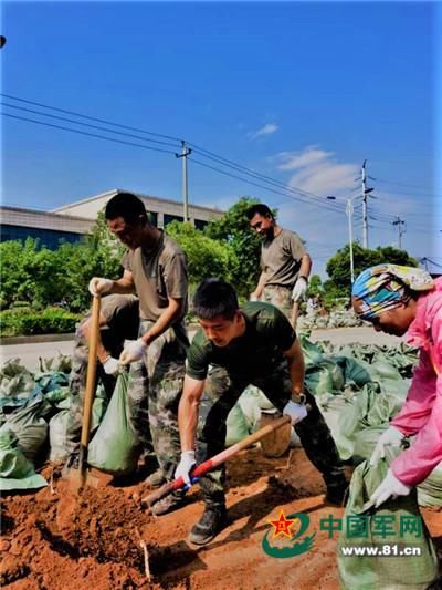 市区|身在市区的夫妻俩为何选择并肩逆行去抗洪？其中缘由……