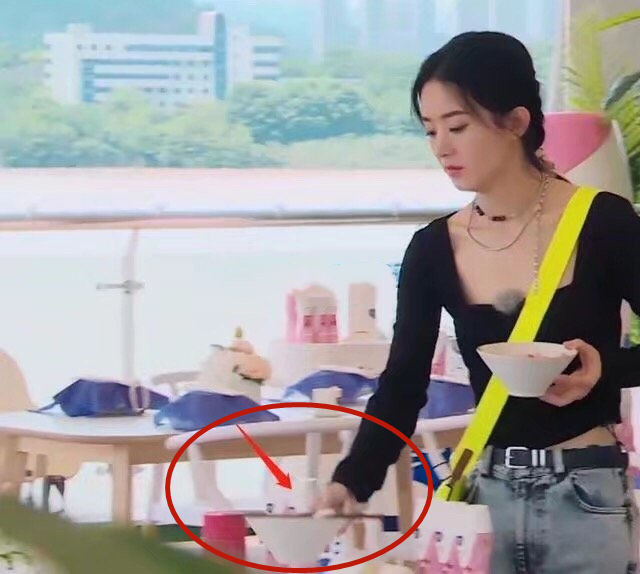 生活习惯|把尝完的刨冰吐回碗里,赵丽颖《中餐厅》被吐槽生活习惯糟糕