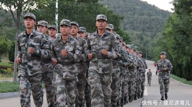  没变|为何士兵在军队跑步都是5公里？几十年都没变过，原因很简单