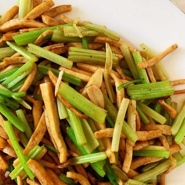 小鲜肉|黄磊拍《向往的生活》瘦了20斤,看看他做的美食,我也想试试了