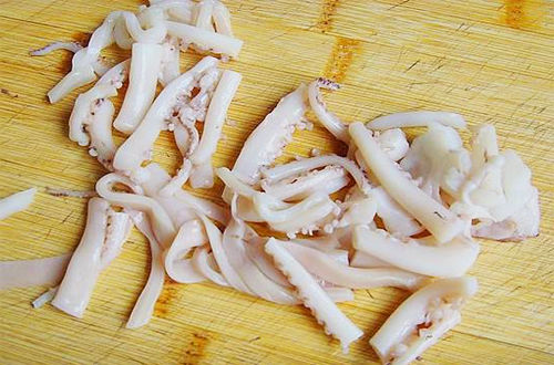 饭馆|香辣鱿鱼须这样做，麻辣筋道，滋味火爆，味道不输饭馆里的