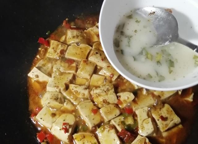 美味|麻婆豆腐简单又好吃的家常做法，麻辣鲜香，嫩滑不碎，美味更下饭