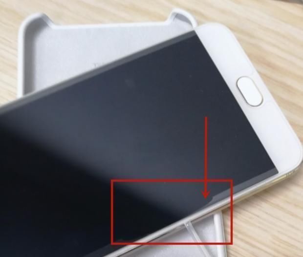  适合|iPhone12抛弃曲面屏，外观复古，成最适合贴膜的手机