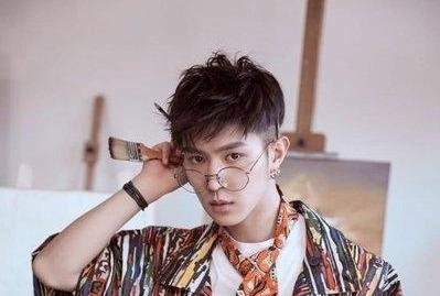 资源|出道两年录制140期综艺,参加快本12次,成为芒果的又一个亲儿子